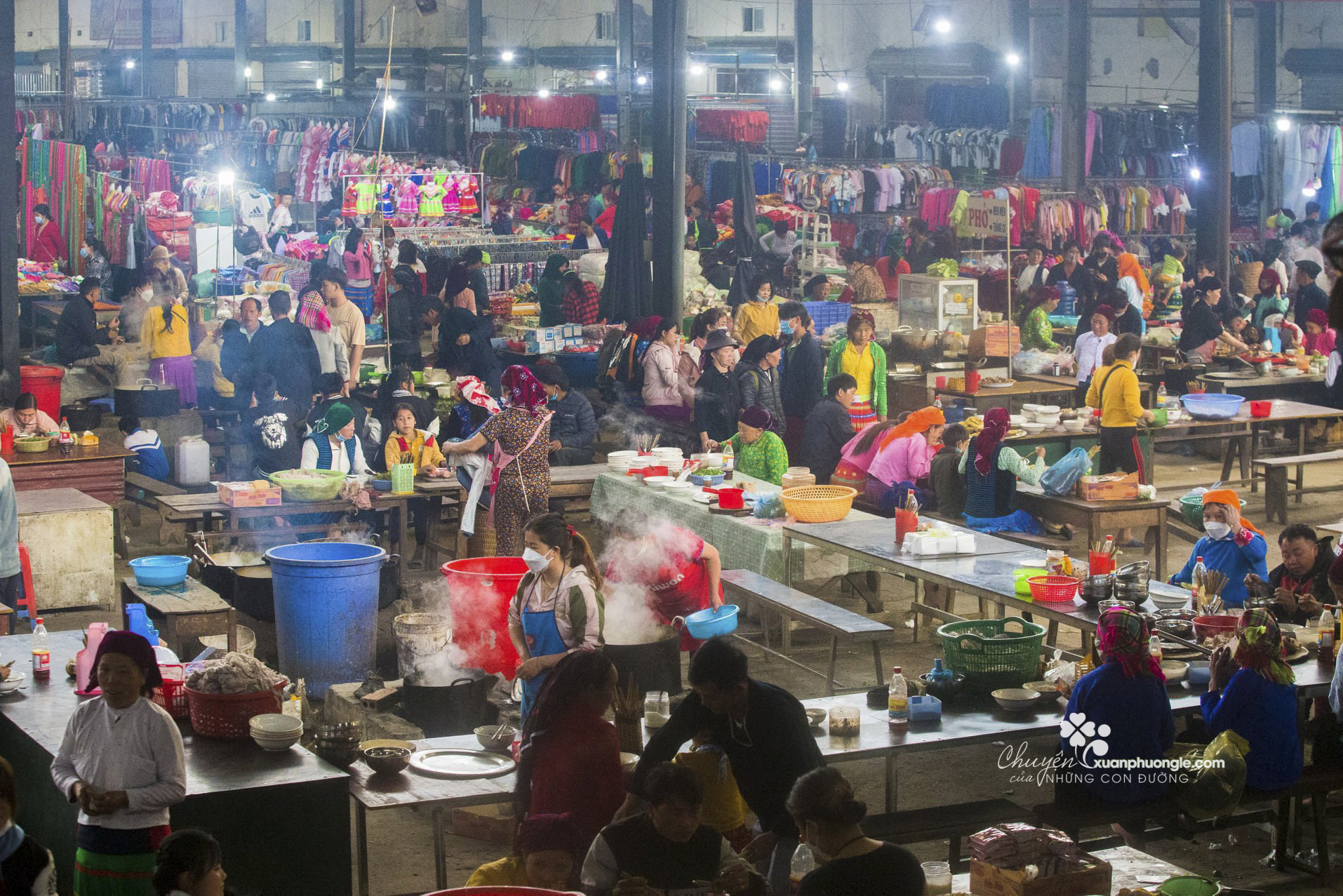 Mèo Vạc Sunday market